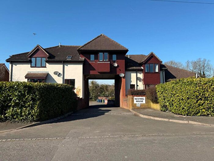 1 Bedroom Flat For Sale In Weydon Lane, Farnham, Surrey, GU9