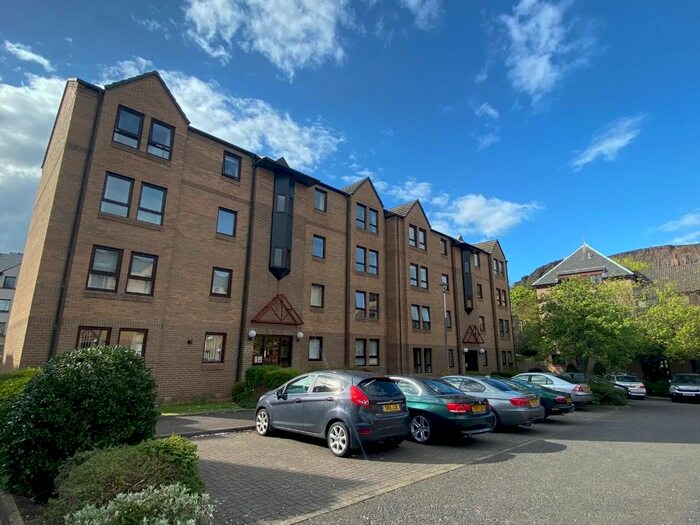 2 Bedroom Flat To Rent In Parkside Terrace, Newington, Edinburgh, EH16