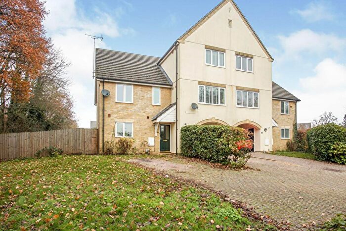 3 Bedroom End Of Terrace House To Rent In Oakey Drive, Wokingham, RG40