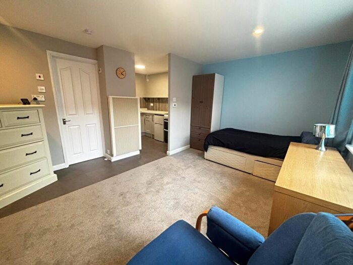 Flat To Rent In Montserrat Place, Popley, Basingstoke, RG24