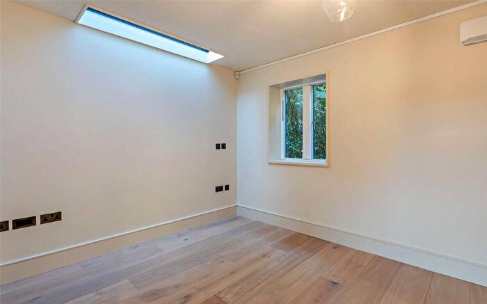 2 Bedroom Bungalow To Rent In Grantchester Road, Cambridge, CB3