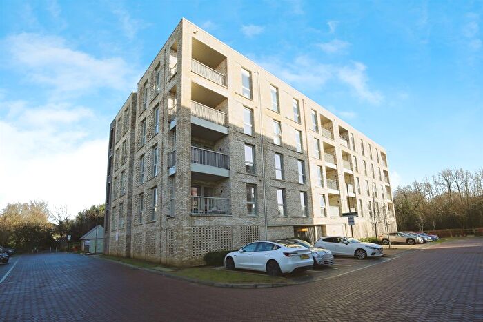2 Bedroom Flat For Sale In Armstrong Road, Littlemore, Oxford, OX4