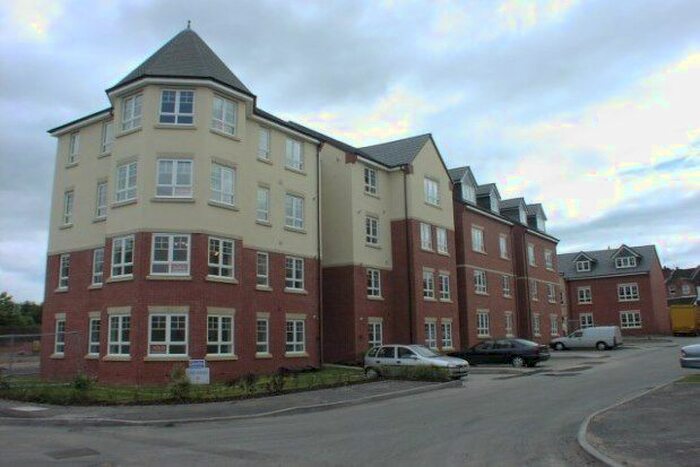 2 Bedroom Flat To Rent In Wallwin Place, Warwick, CV34