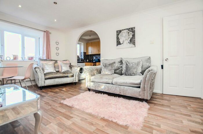 1 Bedroom Maisonette To Rent In Stirling Crescent, Hedge End, Southampton, Hampshire SO30