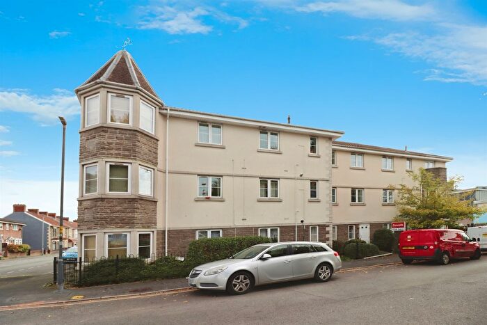 2 Bedroom Flat For Sale In Moravian Road, Bristol, BS15