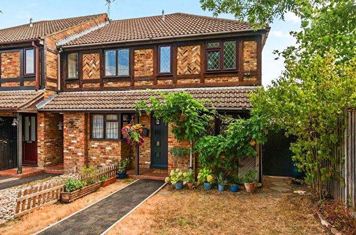 2 Bedroom End Terrace House For Sale In Daventry Court, Bracknell, Berkshire, RG42