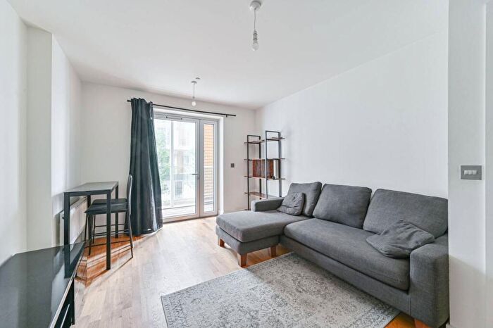 1 Bedroom Flat For Sale In Love Lane, Woolwich, London, SE18