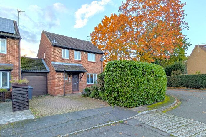 3 Bedroom Detached House To Rent In Goldsworth Park, Woking, Surrey, GU21