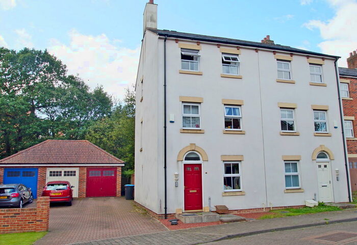 4 Bedroom Town House To Rent In Kirkwood Drive, Nevilles Cross, DH1