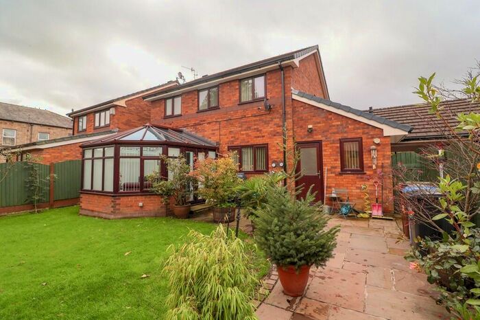 3 Bedroom Detached House For Sale In Littlefields, Mottram, Via Hyde, SK14