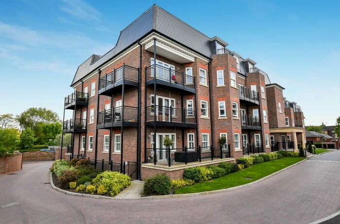 2 Bedroom Flat To Rent In Marian Gardens, Bromley BR1