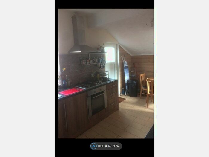 2 Bedroom Detached House To Rent In Orton Road, Leicester LE4