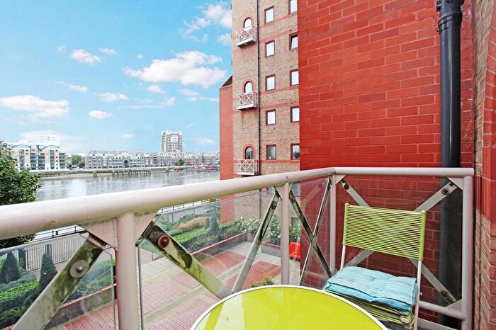 2 Bedroom Flat To Rent In William Morris Way, Fulham, SW6