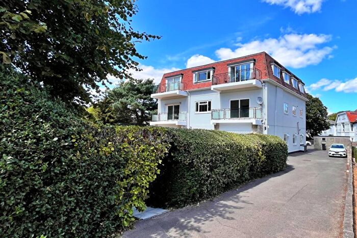 2 Bedroom Flat To Rent In Boscombe Spa, BH5
