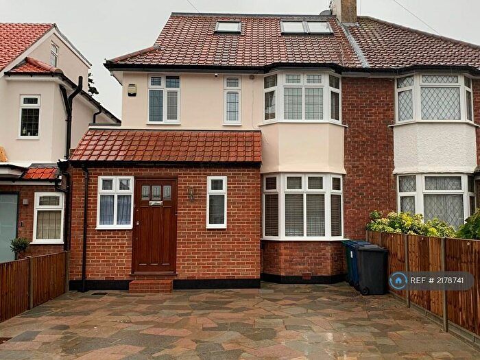 4 Bedroom Semi-Detached House To Rent In Stanway Gardens, Edgware, HA8