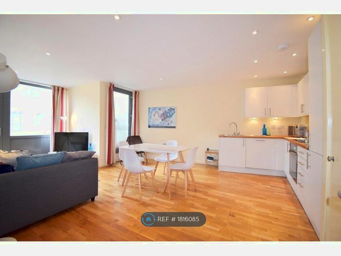 2 Bedroom Flat To Rent In Gifford Street, London, N1