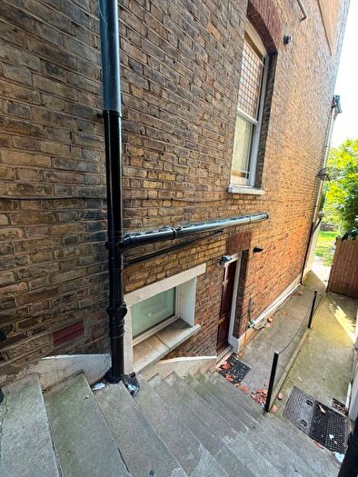 Studio To Rent In Mount Nod Road, London, SW16