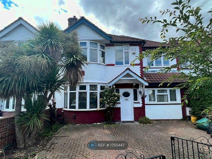 7 Bedroom Semi-Detached House To Rent In The Drive, Isleworth, TW7