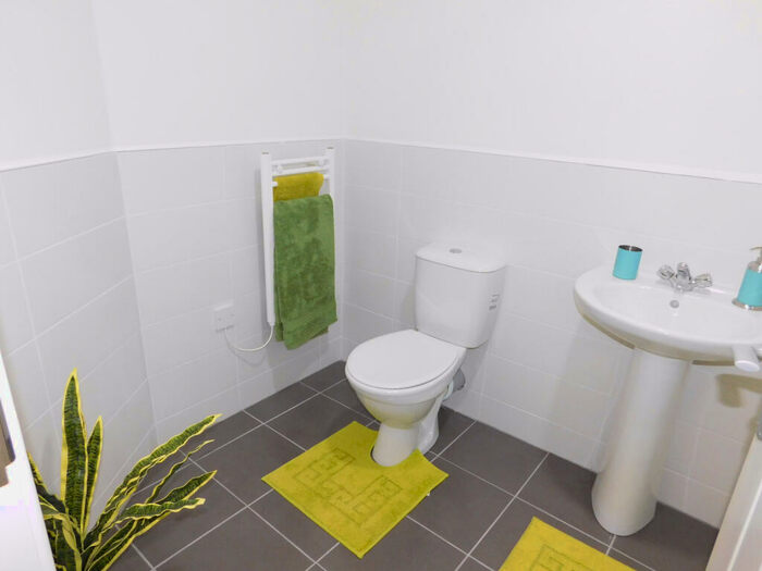 2 Bedroom Apartment To Rent In Manor Row, City Centre, Bradford, BD1