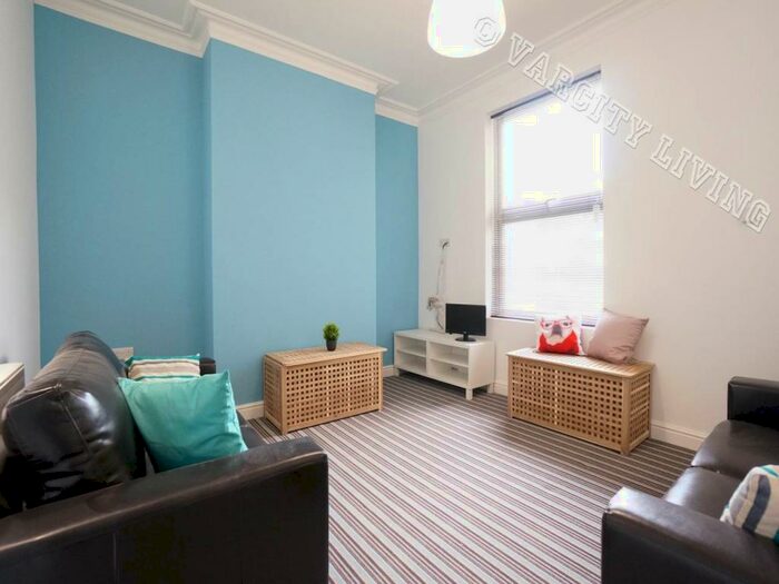 6 Bedroom House To Rent In Deiniol Road, Bangor, Gwynedd, LL57