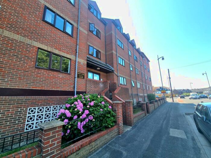 2 Bedroom Apartment To Rent In Mumby Road, Gosport, PO12