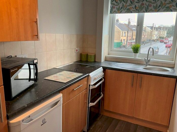 1 Bedroom Flat To Rent In Bryn Road, Loughor, Swansea, SA4