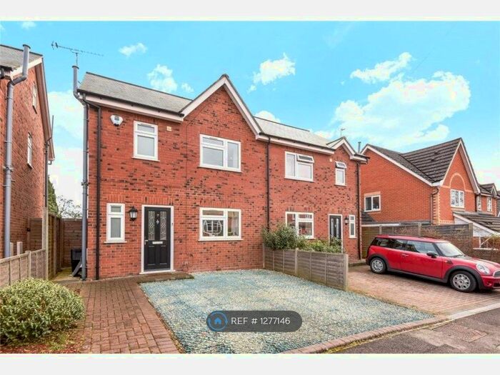 3 Bedroom Semi-Detached House To Rent In Carey Road, Wokingham RG40