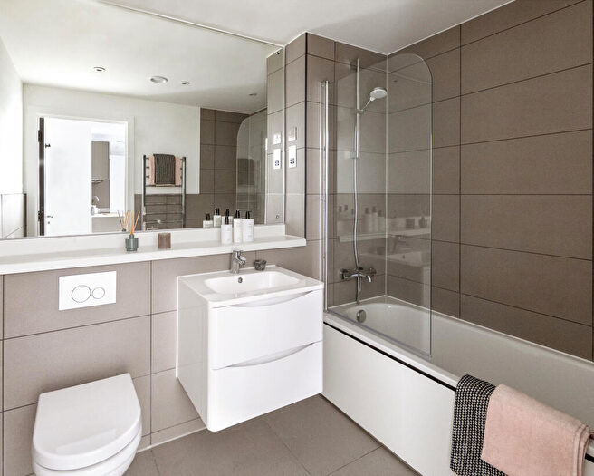 2 Bedroom Apartment To Rent In Landrow Place, Lionel Street, Birmingham, B3