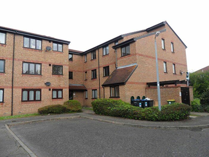 1 Bedroom Flat To Rent In Steeple Close-Rochford : Online Enquiries Only, SS4