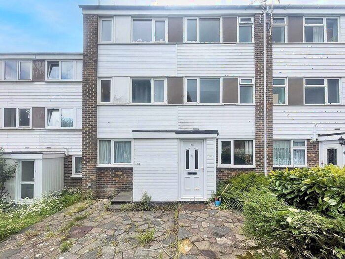 3 Bedroom Town House To Rent In Church Mews, Rainham, Gillingham, ME8