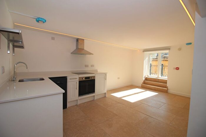 1 Bedroom Flat To Rent In The Old Malthouse, Level, Clarence Street, Bath, BA1