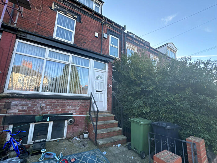 2 Bedroom Terraced House To Rent In Berkeley Crescent, Leeds, LS8
