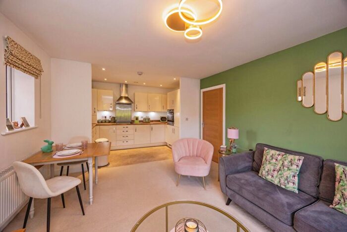 2 Bedroom Property For Sale In Oasthouse Drive, Horndean, Waterlooville, Hampshire, PO8