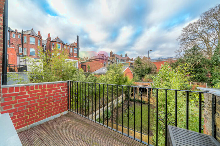 2 Bedroom Duplex To Rent In Hillfield Park, Muswel Hill, N10