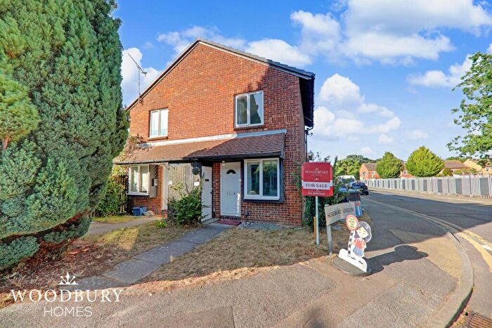 1 Bedroom Terraced House For Sale In Hereward Green, Loughton, IG10
