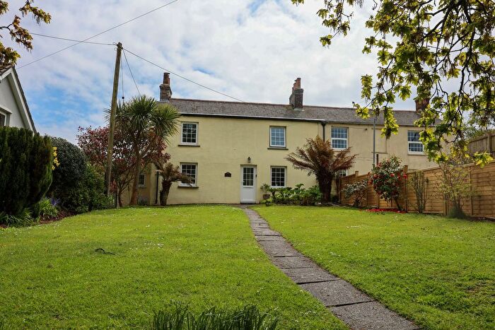 3 Bedroom Semi-Detached House To Rent In Hillside, St Austell, PL25