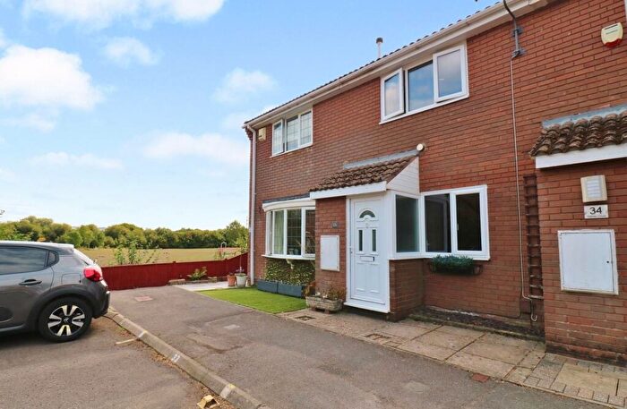 2 Bedroom Terraced House For Sale In Tickner Close, Botley, SO30