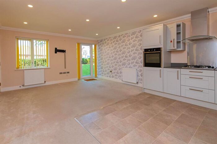 1 Bedroom Apartment For Sale In Broad Green, Wellingborough, NN8