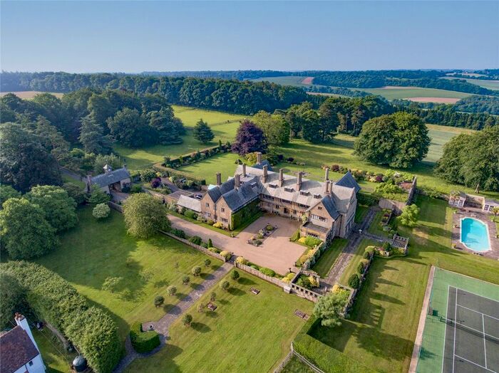 8 Bedroom Equestrian Property For Sale In The Ewelme Park Estate, Park