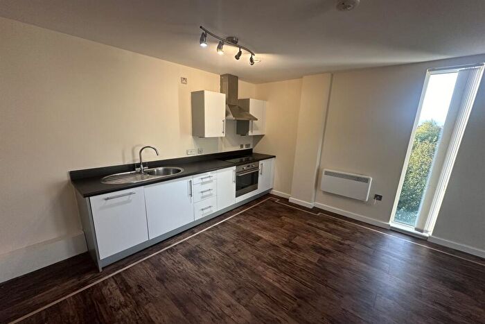 2 Bedroom Apartment To Rent In Ashton House, Droylsden, M43