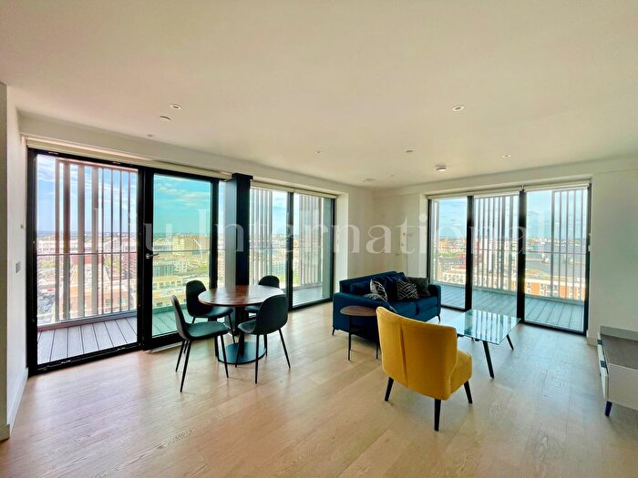 2 Bedroom Flat To Rent In Bonnet Street, London, E16