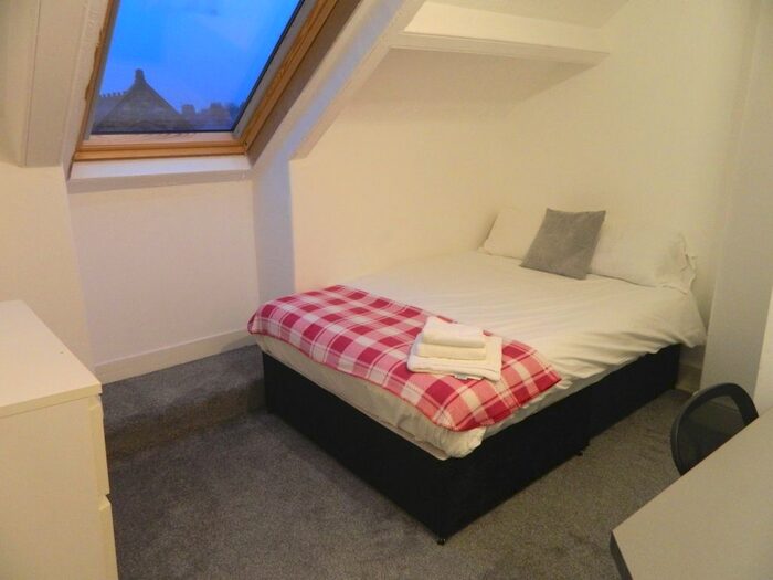 5 Bedroom Maisonette To Rent In Heaton Road, Heaton, Newcastle Upon Tyne, NE6