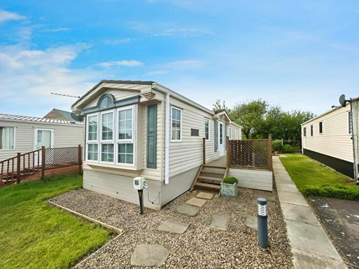 2 Bedroom Park Home For Sale In Burley Bank Road, Killinghall, Harrogate, HG3