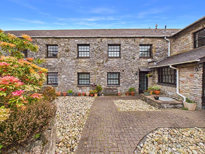 3 Bedroom Flat For Sale In Carew Wharf, Torpoint, PL11