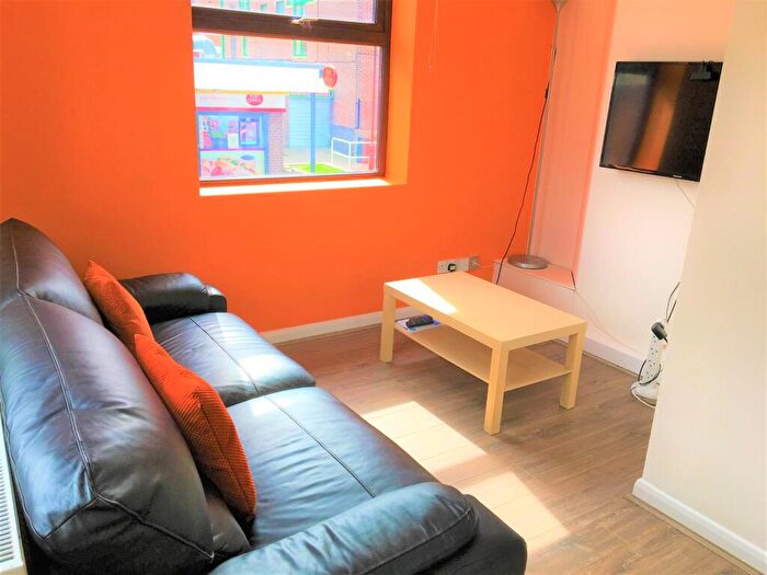 3 Bedroom Apartment To Rent In Flat Porterbrook Apartments, Broomhall Street, S3