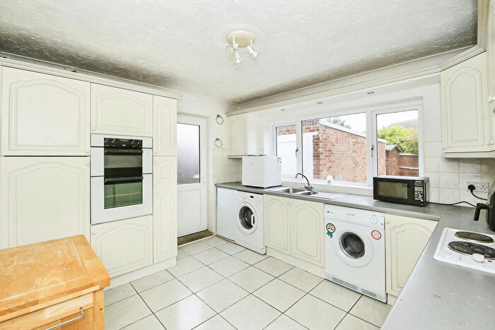 3 Bedroom Bungalow For Sale In Ellwood Avenue, Peterborough, PE2