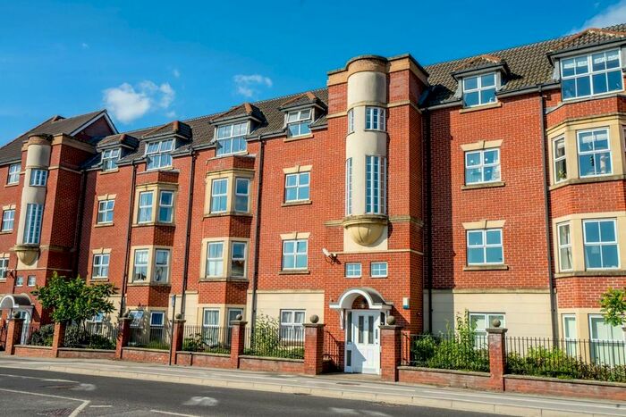 2 Bedroom Flat To Rent In Hallfield Road, York, YO31