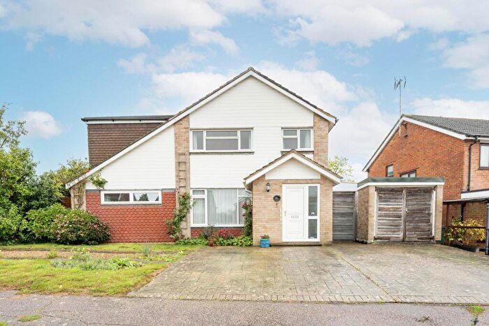 4 Bedroom Detached House For Sale In Millfield, Horsham, RH13