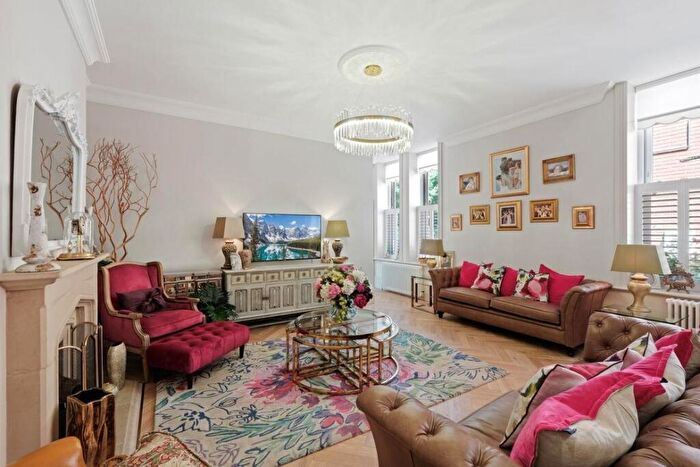 1 Bedroom Apartment For Sale In Barnsley Hall Road, Bromsgrove, B61