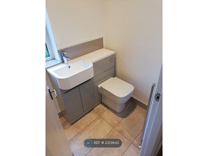 Studio To Rent In Polygon Rd, Manchester, M8